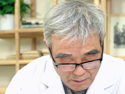 狗狗肝指标不稳定 肝指标反反复复,吃许多保肝的却又不是很理想。检查出胆囊结晶体,平时不好爱喝水,常常有出现尿黄现象。这有可能是胆汁排泄不畅导致。#狗狗肝胆问题 #狗狗肝脏 #狗狗尿黄 #养狗经验分享 #养狗常识