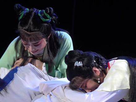 越剧《陈三两》祖辈清如水,家风传后代。遗言嘱儿女,洁身永自爱!三个可爱的孩子演得太逼真👍每看一遍流一次眼泪😭李素萍:@李云霄 李凤鸣:@王肖龙 陈奎:@陈丽君 #浙江小百花越剧团