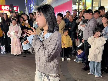 #小阿七音乐缘计划舞台直击 #小阿七撤退 @小阿七 12月29号由罗云熙主演的悬疑剧《剥茧》大家可以去看一下#剥茧