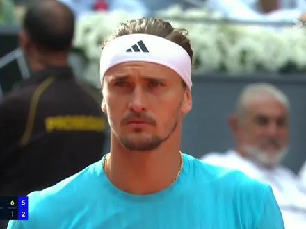 ATP马德里站男单决赛,辛纳VS兹维列夫,辛纳6:1/6:2获胜夺冠。恭喜辛纳夺得冠军,也恭喜滋味获得亚军,这都是你们辛纳换来的,继续加油!#马德里 #辛纳VS兹维列夫 #兹维列夫九连败辛纳 #辛纳夺冠 #辛纳