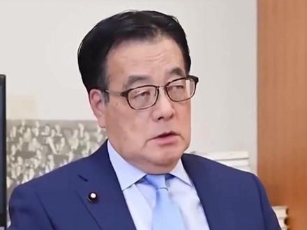 #日本议员说听了高市言论心想完了 18日,日本立宪民主党众议员冈田克也在接受专访时表示,11月7日他就所谓“台湾有事”向日本首相高市早苗追问后,对方的回答与他的预想截然相反,令他非常震惊。“当时令我也吃了一惊,心想‘这下要完蛋了’。再接着深入地问下去的话,会造成无法挽回的状况。”他同时表示:“作为首相,这种话是绝对不能说的。”