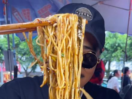 这次吃的不光是味道,还有满满的回忆。#美食探店 #食光之旅 #小时候的味道 #地方特色美食 #浪计划 #资阳美食 @抖音小助手