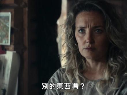 《山怪巨魔2》 电影《山怪巨魔2》,英文名《TROLL 2》是一部将于 2025 年上映的挪威电影,2022年上映的前作《Troll》是一部在挪威文化背景下融合了惊悚、恐怖元素的电影,而《Troll 2》延续了前作的世界观和风格,但带来了更宏大、更刺激的冒险故事,将挪威的自然景观和民间传说中的巨魔元素相结合,为观众呈现了一个更加惊险、奇幻的世界。故事延续前作设定,挪威多地爆发新型巨魔袭击事件,这些古老生物因人类活动破坏自然平衡而苏醒。诺拉、安德烈亚与克里斯上尉组成特遣队,需联合新盟友研发克制巨魔的武器,并深入挪威古代历史寻找巨魔起源的真相。影片通过高科技武器与原始神话的碰撞,探讨人类对自然力量的傲慢与反思。 本片将于2025年12月1日在 Netflix 独家播出。
#网飞 #奈飞 #Netflix