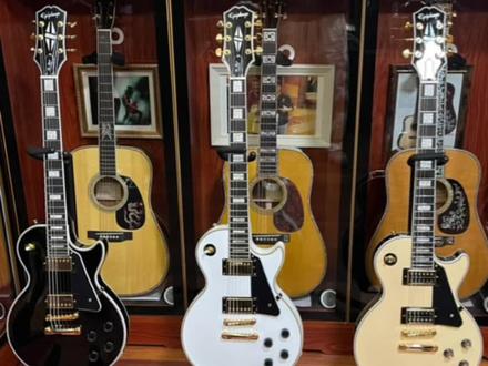 #Epiphone #易普锋 Custom 黑卡/白卡/黄卡 看看你喜欢哪个#吉他 #电吉他 #推荐性价比吉他 @DOU+小助手