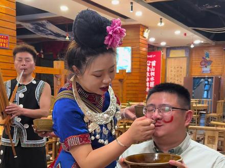 谨以此片 诱惑你们去贵州 来一次贵州 才知道什么叫做热情…… #贵州旅游#高山流水#贵阳#苗族#苗族姑娘