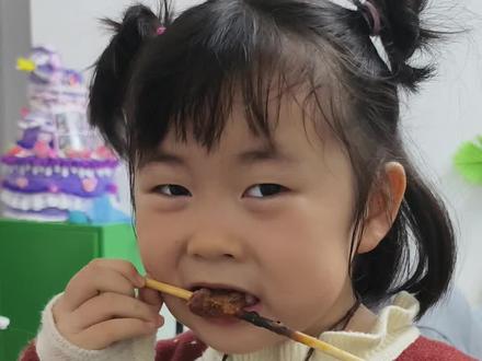 5岁+丨烧烤棍也能画画,一看就会的马年主题画#创作灵感 #伙伴计划 #马年 #马年创意画 #马怎么画