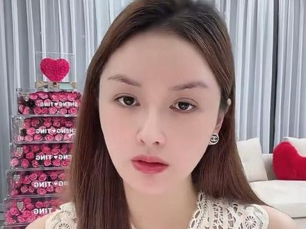 24年刚怀孕的婷婷,加上恋爱脑,不顾家人反对,婷婷坚持把公司搬去升哥的旁边,挺着大肚子找房子,又花大几十万装修,现在才在一起一年多,升哥又要搬到很远的地方去,婷婷真的生气了,打算开业都不去了,姐妹们觉得应该怎么办? #许华升 #婷婷不停