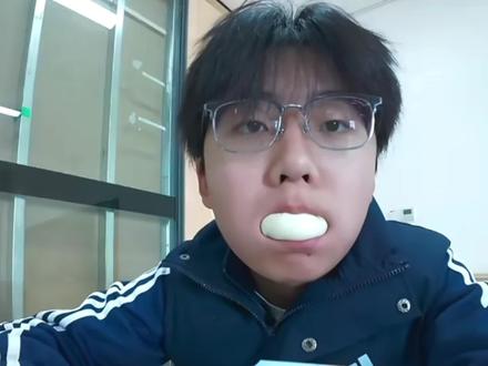 疯神榜第十期笑笑易 他才不是什么小众博主,他是我们心中的快乐源泉#笑笑易 #高中生活 #开心度过每一天 #人间观察计划 #人间观察计划