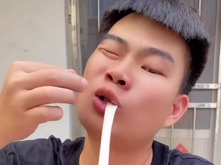 一个视频告诉你怎样的老酸奶糖才好吃?入口浓浓的奶香味,酸酸甜甜还能拉丝的正经老酸奶软糖你以前吃对了吗?#老酸奶