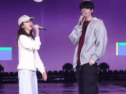 张凌赫章若楠百灵鸟们都进化了,这波流量密码也是被湖南台拿捏了 #湖南台跨年演唱会 #跨年 #张凌赫 #章若楠 #唱歌