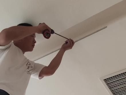 软膜天花灯带安装方法教程教学视频,软膜龙骨怎么固定,LED区块链灯怎么安装,软膜安装#软膜吊顶 #软膜灯箱 #灯具安装 #软膜 #卡布灯箱
