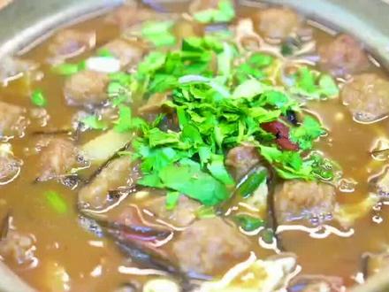 厨房师傅说这是汆汤的正宗做法,你觉得呢?#美食 #舌尖上的美食 #长治 #潞州宴