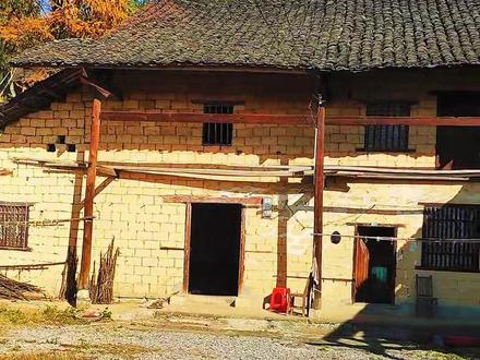 免费送房子是真的吗 c2543be15d47e4f29602ae562621ead8~tplv-dy-resize-origshort-autoq-75:330.jpeg?x-expires=1988053200&x-signature=iVOyVuOajK5AmNEM3nNw3fJi3Lo%3D&from=3213915784&s=PackSourceEnum_AWEME_DETAIL&se=false&sc=cover&biz_tag=pcweb_cover&l=021672693726682fdbddc02000702059d456ac2e000001535e308