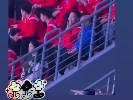 #孙颖莎王楚钦
哇哦!这角度没谁了
看了让人误会😂😂😂
王楚钦你没玩手机吧😃😃😃
#永远可以相信国家队的眼光