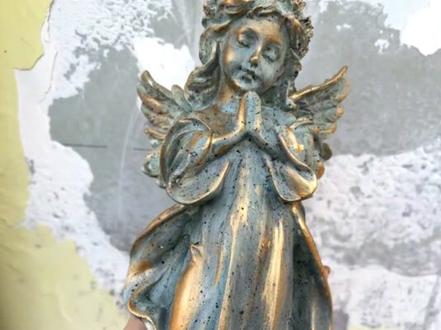 网上说说得了,谁不想现实里急头白脸的画一个青铜色的石膏娃娃呢!#石膏娃娃 #石膏娃娃涂鸦 #手工 #diy #给石膏娃娃涂色也太治愈了