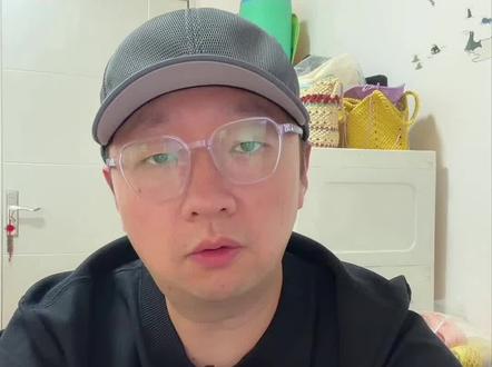 香港1.7亿拿下转播权,我们还有什么好谈的? FIFA开价近3亿美元,咱们不惯着。结果隔天新闻就来了——香港拿下了。#世界杯 #中国足球小将 #中国足球加油