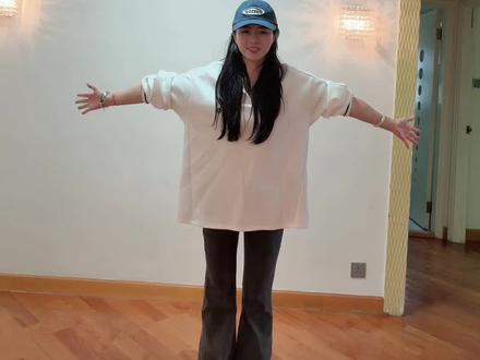 香港新租的房子已经定下来了,过两天搬,今天去开门给家私公司送家具#记录香港真实生活