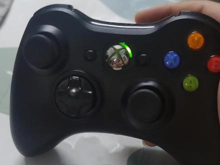Xbox360手柄小知识 如何看电量?如何插耳机?#xbox360 #游戏手柄