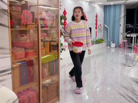 姐妹俩拿出压岁钱来PK了?姐姐用拼豆拼哭哭马笑笑马的合体PK妹妹3d打印笔画的哭哭马,宝子们觉得谁更胜一筹呢?#新春手工 #拼豆 #手工diy #姐妹日常