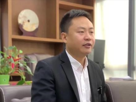 江苏六百多名吴姓族人集体改姓
翻开家谱一看竟是张士诚后裔
#姓氏 #改姓 #吴姓 #家谱