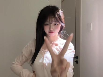 亲爱的你跪下 我求你点事呗~ #手势舞教程 #亲爱的别生气了变装挑战 #一学就会系列 @DOU+小助手