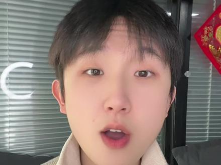 遇到难回答的问题,就不说话了#黄金 #金价 #金价暴跌后黄金市场挤满顾客 #多家银行发布风险提示