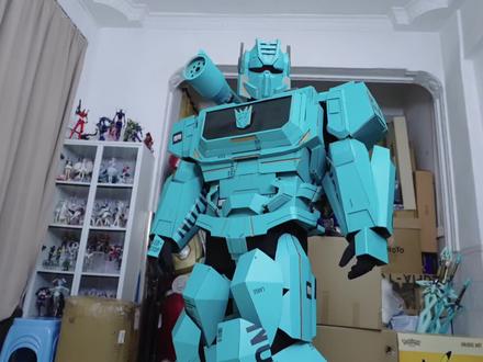 1.不是!这玩意居然是用纸箱做的? 用纸箱来cos声波#上得物得好物 #cosplay #变形金刚