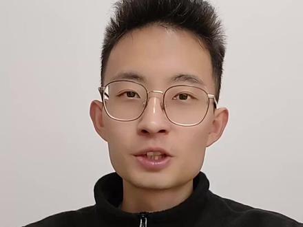 小白适合买基金吗?为什么那么多人亏钱? 基金公司,本质上并不是在卖资产,而是在卖“方案”。
市场上只有 5000 多家上市公司,那公司本身确实是资产。
但基金卖给你的,并不是这些公司本身,而是一套“从 5000 家公司里,帮你挑出 10~20 家”的方案。
仅为个人观点,不构成投资建议。入市有风险,投资需谨慎。
#基金 #财经 #金融 #投资 #理财