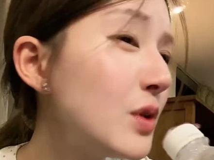 露思跨年清唱《小半》!好好听!
#赵露思 #小半 #陈粒 #清唱