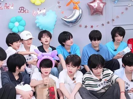 好想知道歪歪的脑袋到底有什么魔力#高铭阳#杨云皓 #吕政熙 #tf家族五代