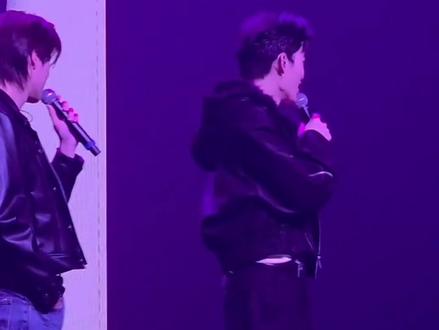 泰腐界严厉的老父亲又来了 (stf: 真不爱上这个班🤡)
#pondphuwin #小面包普明 #他泰 #见面会