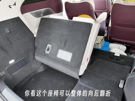 小鹏X9增程优缺点各是什么 小鹏X9应该算是我第一台认真体验的MPV车型,开着它去上班、去打球、去超市,灵活多变的空间、日常行驶的舒适性以及独特的侧滑门,给我带来了完全不同的用车体验,甚至觉得如果家里有一台MPV也挺好的,这一期主观速评,就我有限的2天时间体验下来觉得X9这台车上静态方面的一些优缺点,纯主观,仅供参考,欢迎互动#小鹏X9增程 #小鹏汽车 #MPV #小鹏X9 #送ta上精选