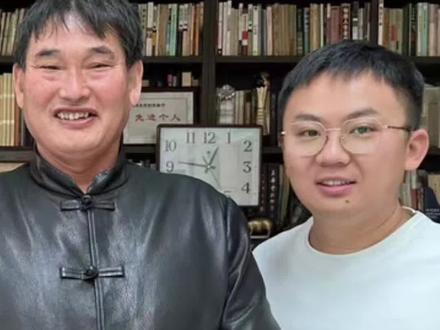 南天门大将军朱之文唱滚滚长江东逝水 朱之文不仅人好心善,唱歌还有心法,跟着南天门大将军一起学学唱歌,顺便听听天籁#朱之文 #大衣哥 #唱歌 #公益 #张艺丰
