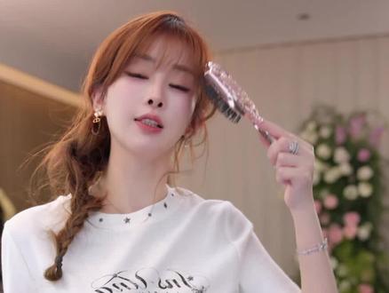 H03161【mimius】U 小马印花字母圆领短袖T恤 汉服#游鹿鹿 #短袖 #通勤搭配 #夏季穿搭 #早春穿搭