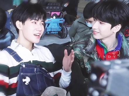 “小狮子”眼里的爱意是藏不住的 #张真源#严浩翔#竹马#翔源