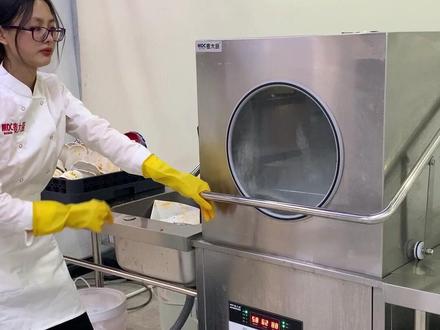 商用洗碗机操作流程#商用洗碗机 #洗碗机操作 #饭店洗碗机 #餐饮