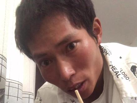 我敢说,全网能够冲拳断竹筷的人不会超过千分之一#冲拳断筷#爆发力