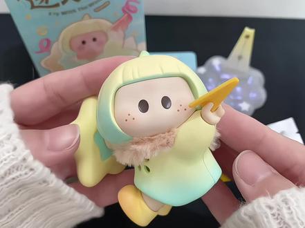 自带香薰片。。这谁能拒绝#新奇特创意 #YOYO又快乐了 #喜欢这个小东西 #名创优品盲盒