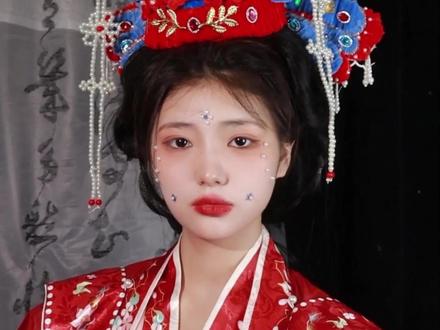 闺蜜做的扭扭棒凤冠也太好看了吧#挑战 #手工 #扭扭棒 #凤冠