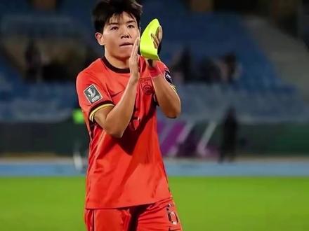 首先英甲赛程很密集,一个赛季48轮联赛另外加杯赛,几乎都是一周双赛打底。#易球成名计划 #实况足球手游 #实况足球online #徐彬 #巴恩斯利