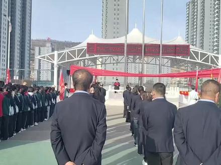 《追寻·2026·清明祭英烈》 ——中阳二中师生赴烈士林园缅怀先烈远足实践活动记实