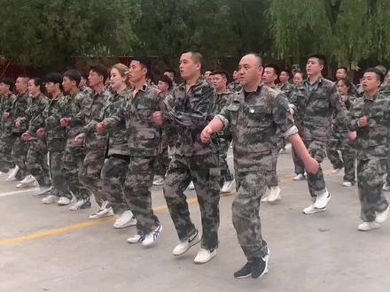 左脚1,右脚2,连贯起来121#英姿飒爽 #团队精神