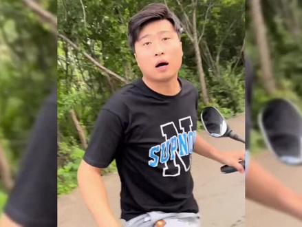 盘点那些夹子音满级挑战,听得我拳头紧攥,我买了个小风车呼呼呼 #夹子音挑战 #死夹子看剑 #搞笑配音