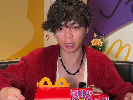 麦当劳×小马宝莉|速领这份玩具获取攻略📦 娃友们!!麦当劳和小马宝莉的梦幻联动终于来啦~
一下班就冲去买了开心乐园餐!!
这次的玩具真的太可爱了,瞬间找回童年记忆🎀#艺术在抖音