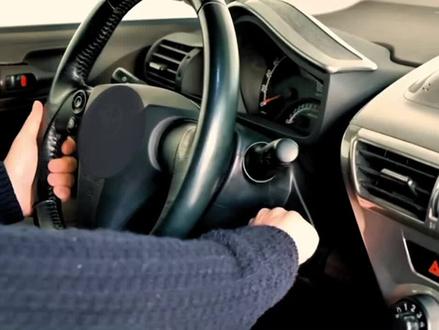 拧钥匙的瞬间,发动机里每秒200次爆炸! 很多人开车多年,却不知道拧动钥匙后,发动机到底发生了什么。
本期视频完整拆解:从点火启动到四冲程发动机工作全流程,精准还原进气、压缩、做功、排气每一步,看懂汽车动力的核心逻辑。
适合想深入了解汽车原理的朋友,建议收藏反复看。
#汽车共创人计划 #创作者中心 #创作灵感 #发动机原理 #内燃机