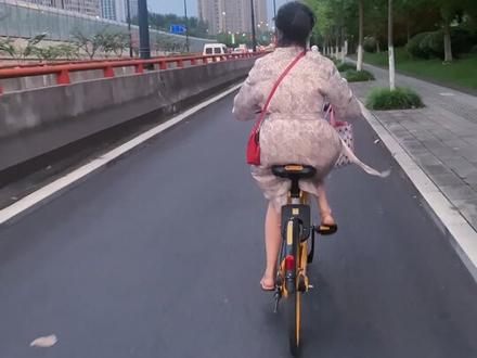 “有我这只兔子当你的破风手,你就去跟知元斗到底吧!”#破风手 #蹭风 #骑行