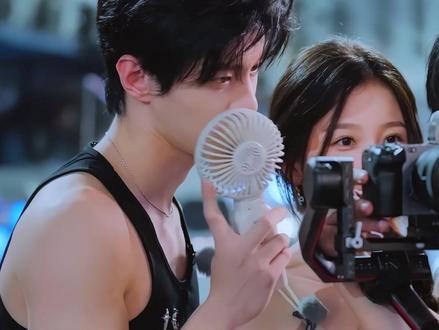 鱼烧你的辣条音夹不住了
#双轨#姜暮#靳朝#泰甜啦