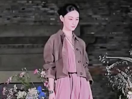 王天辰、郭晓婷上海苏河不知春活动真好看,#上海 #苏河不知春 #王天辰 #郭晓婷 #明星不止AB面 。