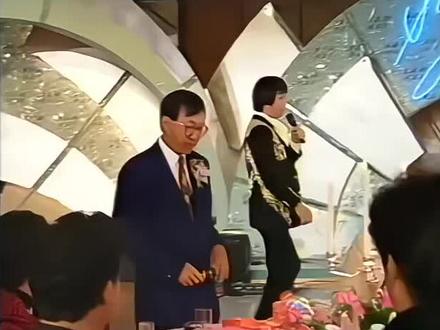 许冠英 精彩幽默前奏
#梨涡浅笑#