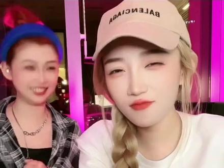 小伊伊解密,老大看了什么视频就直接爱上了!哈哈,幸福的一家人!#小伊伊